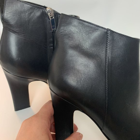 MARC FISHER Mella Black Leather Ankle Boots like new 9 - Picture 9 of 9